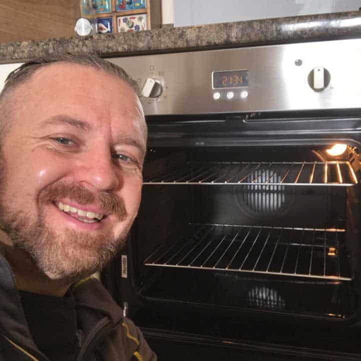 How to clean your oven 7